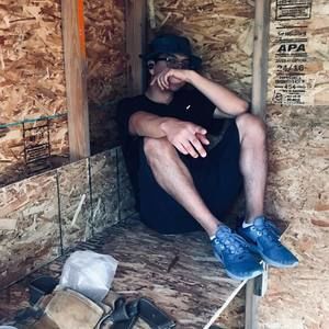 Meet your Posher, Vazquez